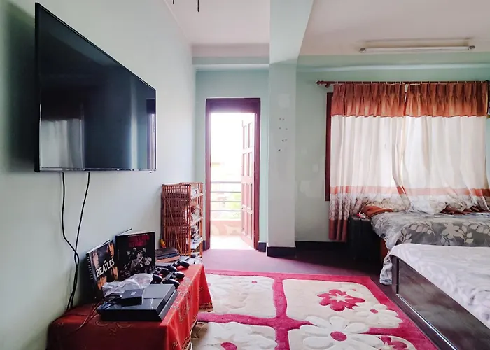 Family With Rooftop Access And Mountain View * Kathmandu