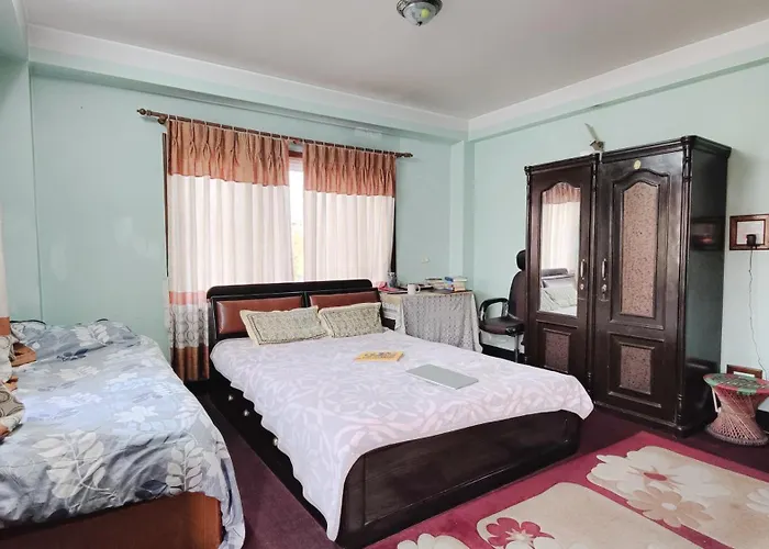 Family With Rooftop Access And Mountain View Homestay Kathmandu