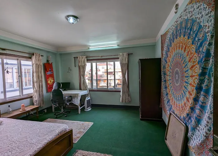 Homestay Family With Rooftop Access And Mountain View *