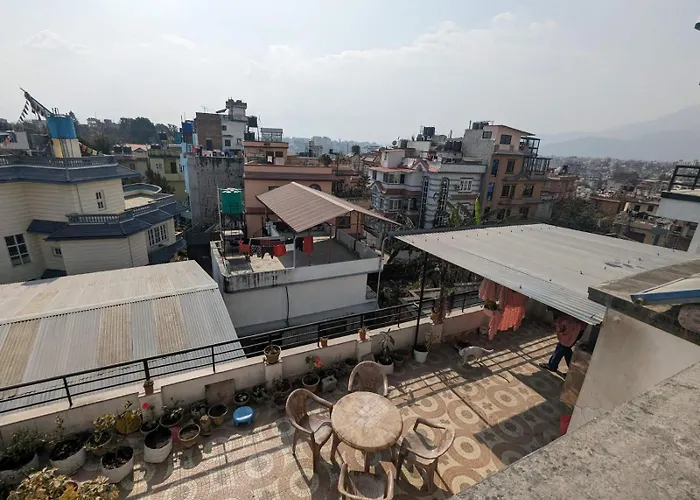 Проживание в семье Family With Rooftop Access And Mountain View *