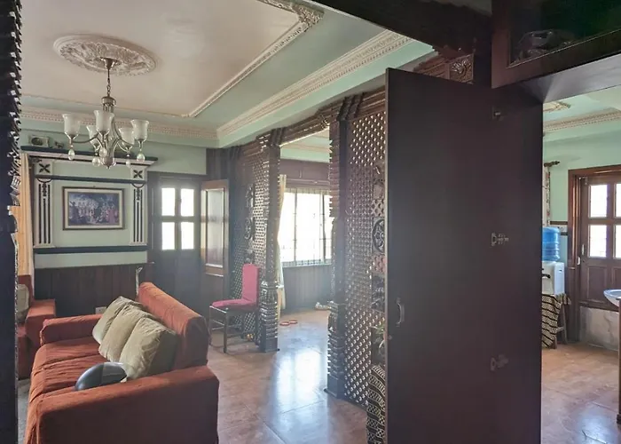 Проживание в семье Family With Rooftop Access And Mountain View *